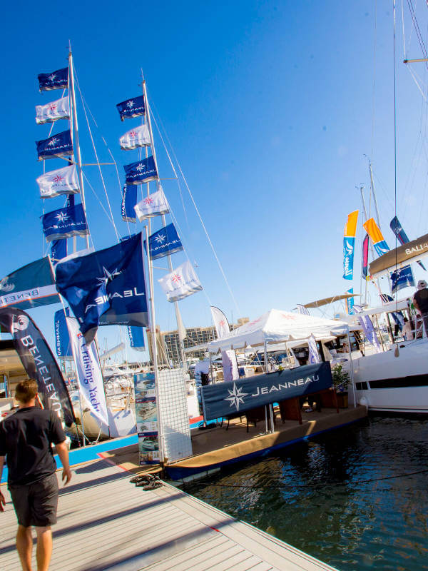 yachts dans un salon