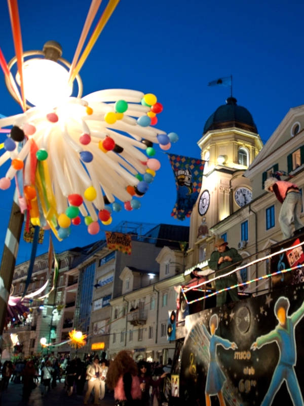 Événements de Croatie 1 Char décoré au carnaval de Rijeka