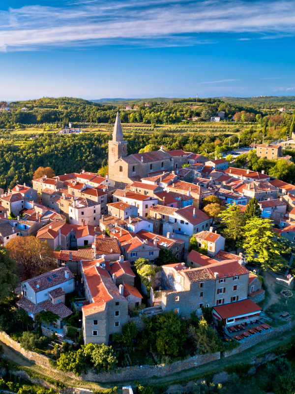 Vue aérienne de Groznjan