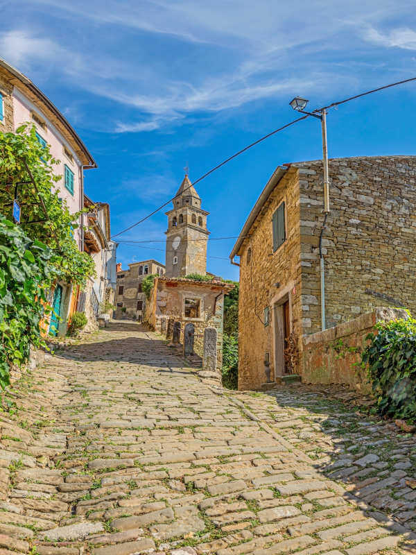 Route pavée historique de Motovun
